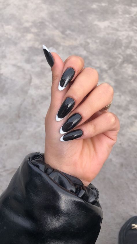 French Nail Black And White, Black Nail With White Tip, Black Base White French Tip, Black Nail With White French Tip, Black And White French Nails Almond, Black Nail White French Tip, White Nails Black French Tip, Black Nails With White French, Black Nails White French Tip