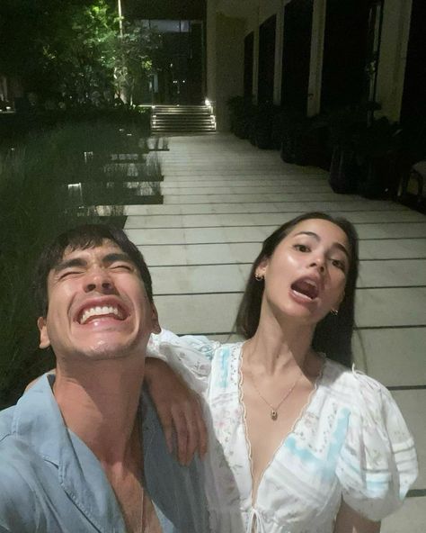 Urassaya Sperbund Instagram, Yaya Urassaya Sperbund, Chompoo Araya, Nadech Kugimiya, Yaya Urassaya, Urassaya Sperbund, Couple Moments, 사진 촬영 포즈, Sweet Moments