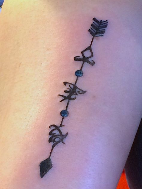 Rune Tattoos, Clary Und Jace, Tattoo 2023, Hunter Tattoo, Capricorn Aesthetic, Bookish Tattoos, Magic Runes, Rune Tattoo, Cute Tattoos For Women