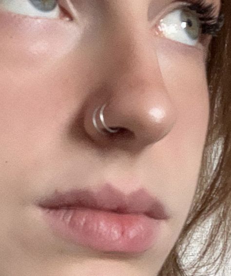 Double Nose Piercing Ring, Feminine Piercings Face, Button Nose Piercing, Piercing Nose Ideas, Piercing Inspo Nose, Nose Peirce, Nose Peicerings, Cool Nose Piercings, Nose Piercings Aesthetic