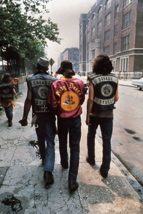 1970's NYC street gangs. | Bikers , Bikers Vests, Bomber Jackets ... Jamel Shabazz, Cultura Hip Hop, Gangs Of New York, Nyc Street, I'm With The Band, Vintage New York, Mode Vintage, Ride On, Look At You