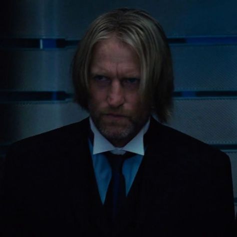 Haymitch Abernathy Icons, Mags Hunger Games, Hunger Games Haymitch, Haymitch Abernathy, Hanger Game, Hunger Games Characters, Woody Harrelson, Games Characters, Best Hug