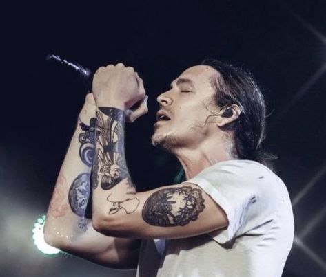 Brandon Boyd Tattoo, Brandon Boyd Art, Musician Style, Brandon Boyd, Jones Beach, Incubus, Rock Metal, Favorite Movie, Man Crush