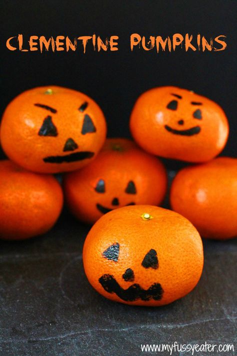 These Clementine Pumpkins make a fun and healthy Halloween snack for kids! | My Fussy Eater blog Halloween Snack For Kids, Clementine Pumpkins, Halloween Classroom Treats, Celebration Recipes, Fun Halloween Snacks, Healthy Halloween Food, Halloween Snacks For Kids, Halloween Breakfast, Healthy Halloween Treats