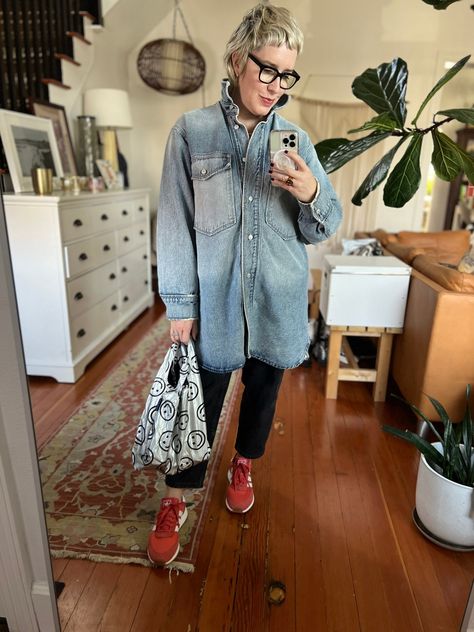 Jeans And Sneakers Outfit, What Shoes To Wear, Short Cowboy Boots, Wardrobe Architect, Best Shoes, Retro Shoes, Retro Sneakers, Classy And Fabulous, Sneakers Outfit