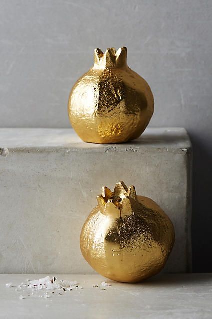 Anthropologie Pomegranate Salt & Pepper Shakers Anthropologie Christmas, Bohemian Kitchen, Spice Storage, Stainless Steel Dishwasher, Keramik Vase, Kitchen Collection, Bohemian Home, Salt And Pepper Shakers, Salt Pepper Shakers