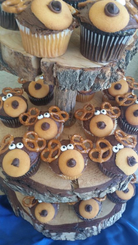 Moose Baby Shower Ideas, Moose Cupcakes, Auntie Things, Moose Baby Shower, Woodland Baby Shower Food, Baby Shower Cupcake Cake, Baby Boy Sprinkle, Lumberjack Baby Shower, Birthday Things