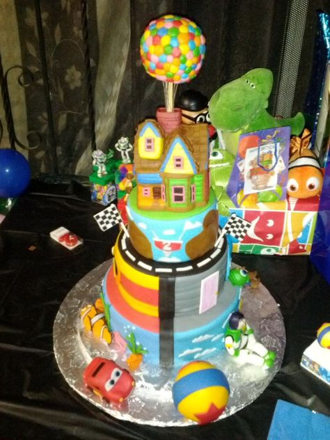 Pixar Movies Themed Cake Pixar Cakes Ideas, Pixar Birthday Cake, Cars Disney Cake, Cars Birthday Party Food, Pixar Birthday, Disney Cars Birthday Party, Cars Cake Design, Cake Themes, Pixar Party