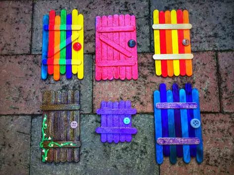 25 DIY Fairy Door Ideas from Popsicle or Wooden Craft Sticks & Rocks Fairy Door Ideas, Diy Fairy Door, Diy Popsicle Stick Crafts, Wooden Craft Sticks, Popsicle Crafts, Door Crafts, Fairy House Diy, Craft Sticks, Fairy Garden Crafts