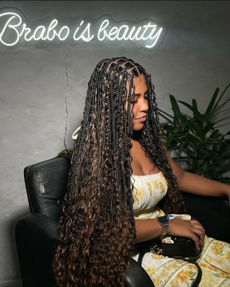 Boho Braids Brown And Black, Highlight Goddess Braids, Dark Brown Braids With Highlights, Goddess Braids Dark Brown, Goddess Braids Black And Brown, Black Braids With Brown Curls, Black And Brown Boho Braids, Black Braids With Brown Highlights, Black And Brown Goddess Braids