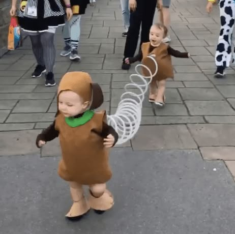 53 Unique Twin Costume Ideas for Halloween and Beyond - Twin Winning Slinky Dog Costume, Cutest Halloween Costumes, Halloween Costumes For Big Kids, Anime Festival, Sibling Halloween Costumes, Twin Costumes, Slinky Dog, Twin Halloween, Twin Halloween Costumes