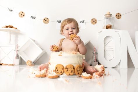 Themed Photoshoot Ideas, Cake Photoshoot, Themed Photoshoot, Cookies Theme, Cookies And Milk, Smash Cake Photoshoot, Smash Cake, Cake Smash, Photoshoot Ideas