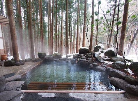 31 Soothing Outdoor Spa Ideas For Your Home | DigsDigs Kurokawa Onsen, Outdoor Jacuzzi, Onsen Japan, Kolam Air, Outdoor Hot Tub, Jacuzzi Outdoor, Outdoor Spa, Dream Pools, Natural Pool