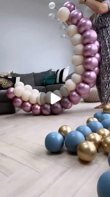 Salon Balloon Arch, Semi Circle Balloon Arch, 11 Balloon Bouquet, Rainbow Balloon Arch Tutorial, How To Put Balloons Together, Round Balloon Arch Ideas, How To Do A Balloon Arch, Ballons Arch Ideas, Arch Balloons Decoration