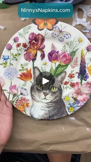 Napkin Decoupage Wall Art, Ninnys Napkins, Modge Podge Napkins Ideas, Decoupaged Plate, Diy Decoupage Plates, Decoupage Plates, Napkin Decoupage, Paper Napkins For Decoupage, Decoupage Diy