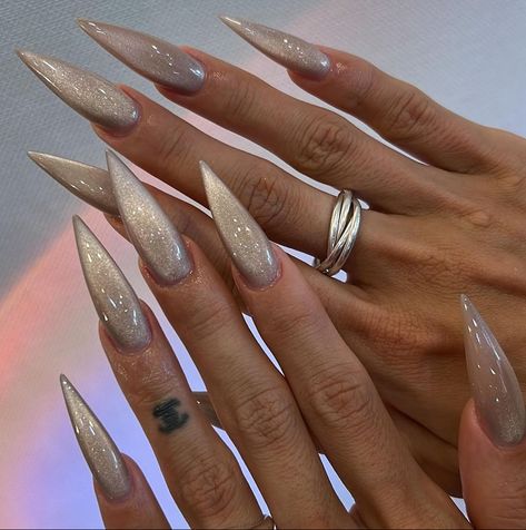 Pearly Nails, Press On Nails Design, Nails Sparkling, Long Almond, Sharp Nails, Vintage Nails, Soft Nails, Dream Nails, Fire Nails