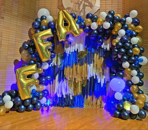 Ffa Balloon Arch, Ffa Banquet Photo Backdrop, Ffa Photo Booth, Ffa Dance Themes, School Awards Ceremony Decorations, Ffa Table Decorations, Banquet Backdrop Ideas, Ffa Backgrounds, School Banquet Centerpieces