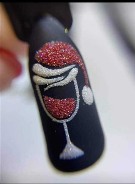 Nails With Wine Glass Design, Champagne Glass Nail Art, Christmas Glass Nails, Kerstnagels Glitter, Nail Art Natale, Elegant Winter Nails Classy, Wine Glass Nails, Wine Glass Nail Art, Xmas Nails Simple