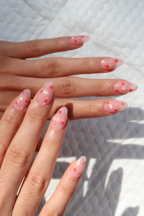 Strawberry Pink Nails Acrylic, Short Gel Nails Strawberry, Strawberry Nails Korean, Strawberry Gel X Nails, Jelly Strawberry Nails, French Tip Strawberry Nails, Pink Nails With Strawberries, Strawberry French Nails, Almond Nails Strawberry