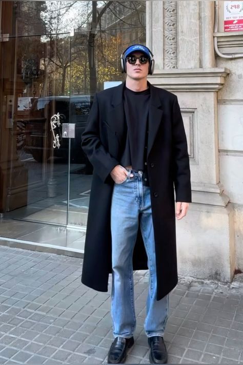 Mens Topcoat Outfit, Man Paris Outfit, Paris Mens Street Style Winter, New York Men Outfit, Starboy Winter Outfit, Men Outfits Casual Winter, Coat Aesthetic Men, Men Overcoat Outfit, Men Paris Outfit