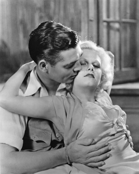 Jean Harlow, 1932 Oud Hollywood, Old Hollywood Actresses, Carole Lombard, Jean Harlow, Clark Gable, Classic Movie Stars, Black Hollywood, Actrices Hollywood, Celebrity Dads