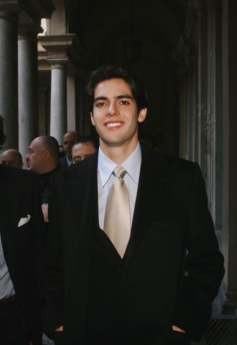 Kaka Aesthetic, Kaka Wallpapers, Selena Gomez Latest, Ricardo Kaka, Football Players Photos, Football Players Images, Soccer Guys, Cute Rappers, Barbie Fashionista