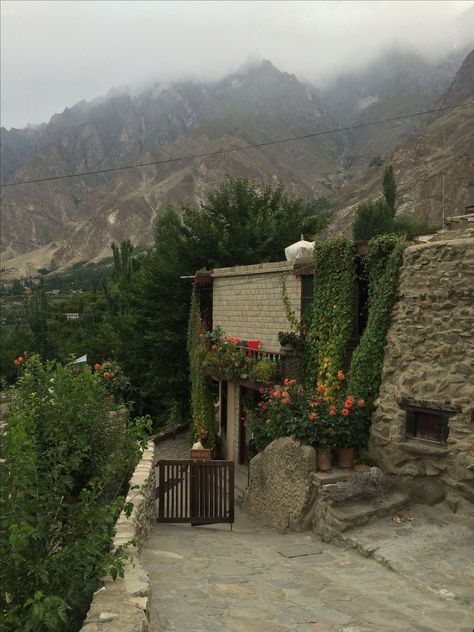 Pakistan Village Aesthetic, Pakistan Countryside, Old Pakistan, Pakistan Village, Hunza Valley Pakistan, Pakistan House, Hunza Pakistan, North Pakistan, Pakistan Aesthetic