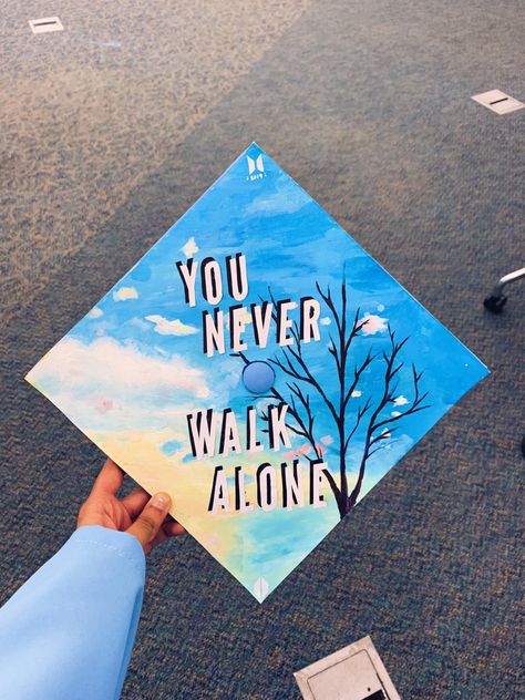 Kpop Graduation Cap Ideas, Graduation Cap Ideas, Graduation Cap Decoration Diy, High School Graduation Cap, College Graduation Cap Decoration, Grad Cap Designs, Friend Graduation, Diy Graduation Cap, Kpop Diy