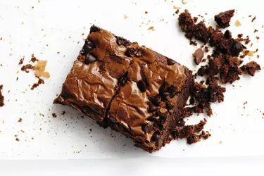 New Nestlé Ready-to-Bake Brownies | Hunker Red Wine Brownies, Favorite Christmas Desserts, Cocoa Brownies, Low Carb Chocolate, Best Brownies, Chocolate Dessert Recipes, Baking Project, Coffee Dessert, Fudgy Brownies