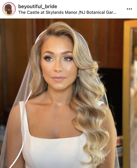 Hair Ideas For Bridesmaids Down, Wedding Hair To The Side Down, Elegant Wedding Hairstyles For Long Hair Down, Side Parting Wedding Hair, Wedding Hair For Square Face, Hollywood Waves Blonde Hair, Holly Wood Waves Wedding, Wedding Day Hair For Bride Down, Long Wedding Hair Down