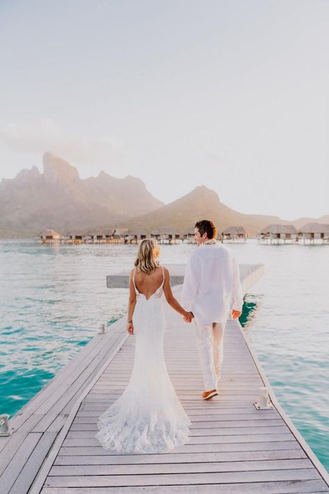 Wedding Maldives Beach, Bora Bora Wedding Ceremony, Beach Wedding Maldives, Bora Bora Wedding Dress, Wedding In Maldives, Bora Bora Photoshoot, Maldives Wedding Photography, Bora Bora Elopement, Maldives Elopement