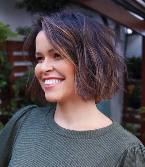 Chin-Length Wispy Shaggy Bob Chin Length Bob No Layers, Women's Bob Hairstyles, Women’s Chin Length Haircut, Short Layered Bob With Bangs Round Face, Chin Length Haircuts For Straight Hair, Chin Length Womens Haircuts, 2023 Shaggy Bob, Brown Chin Length Bob, Thick Hairstyles Short