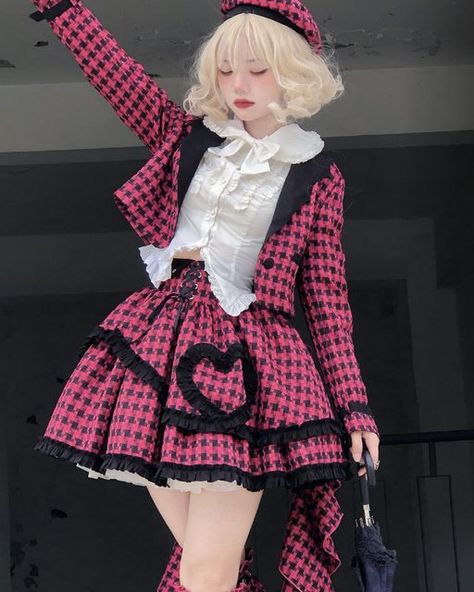 Fashion Aestethic, Character Design Outfits, Christmas Gown, Brittany Miller, Plaid Outerwear, Lolita Outfits, Character Analysis, Rock Outfits, Pink Outfits