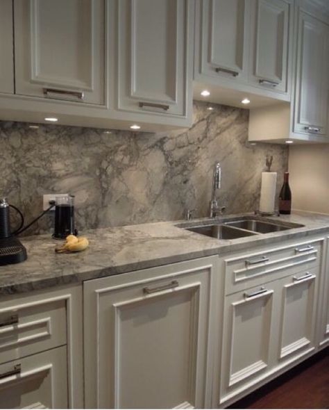 Beautiful stone Quartz Backsplash Kitchen, Replacing Kitchen Countertops, Kitchen Countertop Options, Outdoor Kitchen Countertops, Countertop Options, Kitchen Countertop Materials, Quartz Kitchen Countertops, Charming Kitchen, Quartz Kitchen