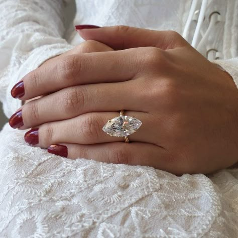 ✥ Our 7.95CT Marquise Diamond Moissanite Engagement Ring is a breathtaking symbol of luxury and elegance, crafted to capture hearts and turn heads. Featuring a magnificent 7.95-carat marquise-cut moissanite at its center, this ring exudes opulence and sophistication, making it the perfect choice for those who seek to make a bold statement. The elongated shape of the marquise cut enhances the brilliance of the moissanite, creating a dazzling display of light. Available in 6.0CT and 7.0CT sizes, t Luxury Marquise Engagement Ring, Big Stone Engagement Rings, Marquise Moissanite Ring, Marquise Engagement Ring Moissanite, Wide Marquise Engagement Ring, Marquise Engagement Ring Gold Band, Large Marquise Engagement Ring, Marquis Diamond Rings, Elongated Marquise Engagement Ring