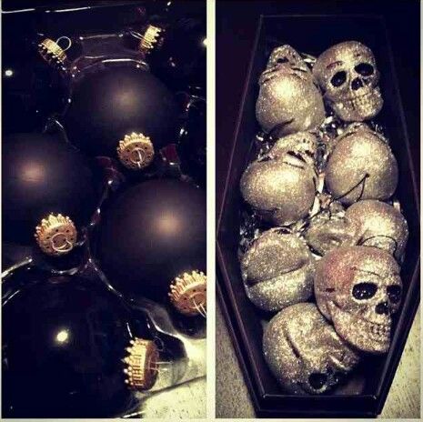 Black baubles and Glitter skulls - what could be more perfect for a Glam Metal Xmas Tree? Dark Christmas Decor, Black Xmas Tree, Scary Christmas, Alternative Christmas, Dark Christmas, Creepy Christmas, Metal Christmas Tree, Black Christmas Trees, Black Christmas