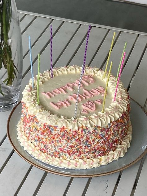 Sprinkle Bday Cake, Sweet Sixteen Cakes Aesthetic, Aesthic Birthday Cakes, Sweet Sixteen Cakes Simple, March Birthday Aesthetic, Birthday Cake Asthetic Picture, Aesthetic Sweet 16 Cakes, 13th Birthday Cake Aesthetic, Spring Birthday Cake Ideas