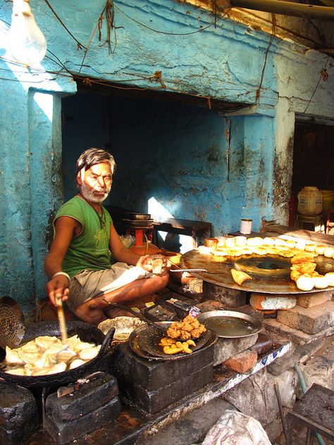 Street Food Orchhar - FOOD MARKET - MERCADO DE ALIMENTOS - MARCHÉ ALIMENTAIRE World Street Food, Desi Street Food, India Street, Street Food Market, Amazing India, Asian Street Food, Indian Street, Food Street, Street Vendor