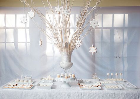 Elegant in White - Santa Barbara Weddings by Merryl Brown Events White Christmas Desserts, White Dessert Tables, White Christmas Party, Elegant Christmas Party, Christmas Dessert Table, White Desserts, Holiday Desserts Table, Idee Babyshower, White Winter Wedding