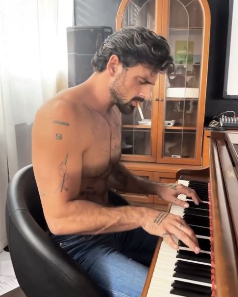 Italian Men Aesthetic, Hot Italian Men, Italian Men Mafia, Michael Morrone, Slade Wilson, Fangirl Book, Handsome Italian Men, Old Piano, Spanish Men