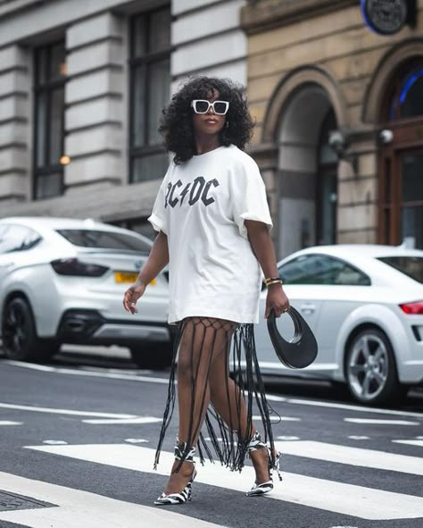 Eccentric Outfits Summer, Summer Street Style 2024, Old Money Aesthetic Women, Old Money Wardrobe Essentials, Old Money Capsule Wardrobe, Look Old Money, Edgy Summer Outfits, Stylish Black Women, Women's Street Style