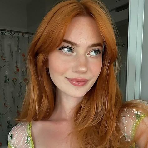 Weasley Aesthetic, Hair Inspiration Long, Ginger Hair Color, Medium Hair Cuts, Ginger Hair, Face Claims, Hair Highlights, Pretty Face, Summer Hairstyles