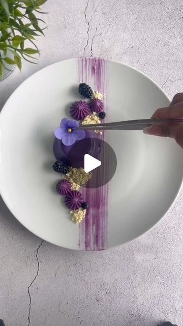 Pannacotta Dessert Plating, Panna Cotta Aesthetic, Panna Cotta Plating, Ube Halaya, Plating Food, Ube Recipes, Panna Cotta Recipe, Dessert Plating, Scallop Recipes