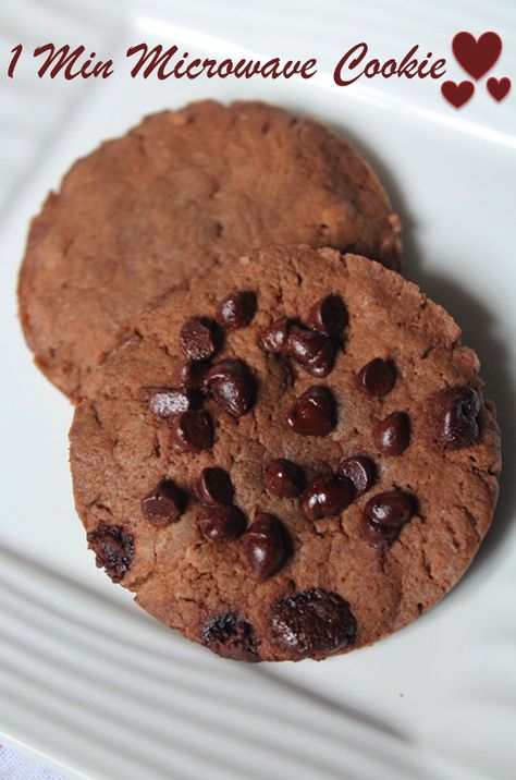 1 Min Microwave Eggless Cookie Recipe / How to Make Chocolate Cookies in Microwave - Yummy Tummy Easy Microwave Cookie Recipes, 1 Min Cookie, Healthy Microwave Cookie, 1 Minute Microwave Cookie, Chocolate Chip Cookies Microwave, Microwave Biscuits, Eggless Microwave Cookie, Microwave Cookie, Microwave Cake Recipe