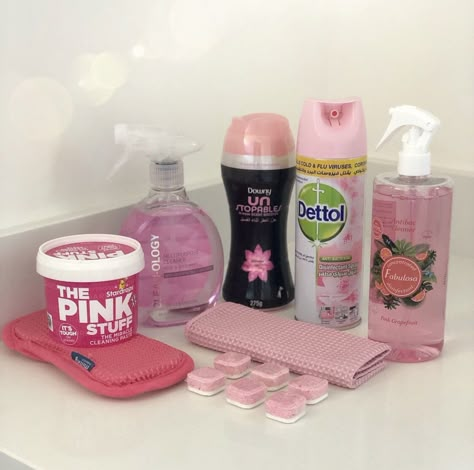 Pink Bathroom Essentials, Pink Cleaning Products, Pink Cleaning Aesthetic, Cute Cleaning Supplies, Pink Cleaning Supplies, Cleaning Products Aesthetic, Housekeeper Aesthetic, Cleaning Supplies Aesthetic, Sala Grunge