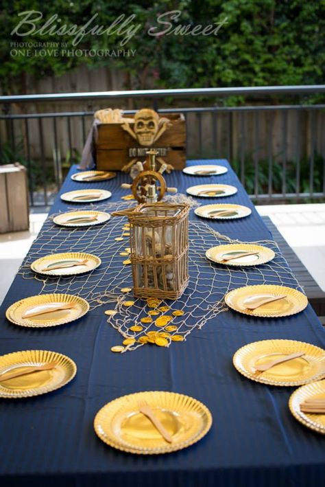 Pirate Party Table Setting, Pirate Table Centerpieces, Pirates Table Decorations, Pirate Table Decor, Table Pirate, Pirate Table Setting, Pirate Party Table, Elegant Pirate Party, Pirate Table Decorations