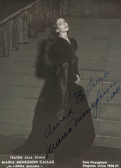 Maria Callas - Anna Bolena (Milan, 1957) Maria Callas Aesthetic, Black Sisters, Maria Callas, Opera Singer, Creative Drawing Prompts, Soft Dramatic, Old Hollywood Stars, Vintage Icons, Brooklyn Baby