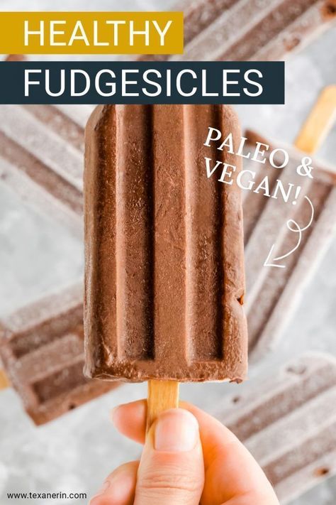 Healthy fudgesicles are delicious! These paleo and vegan friendly fudgesicles are rich, creamy, chocolatety and oh so good! Once you make this recipe for yourself, you will NEVER buy store bought again! #paleo #vegan #healthy #recipes #dessert #homemade Healthy Fudgesicles, Homemade Fudgesicles, Fudgesicle Recipe, Fudge Popsicles, Diy Popsicles, Healthy Fudge, Banana Popsicles, Healthy Chocolate Banana, Chocolate Popsicles