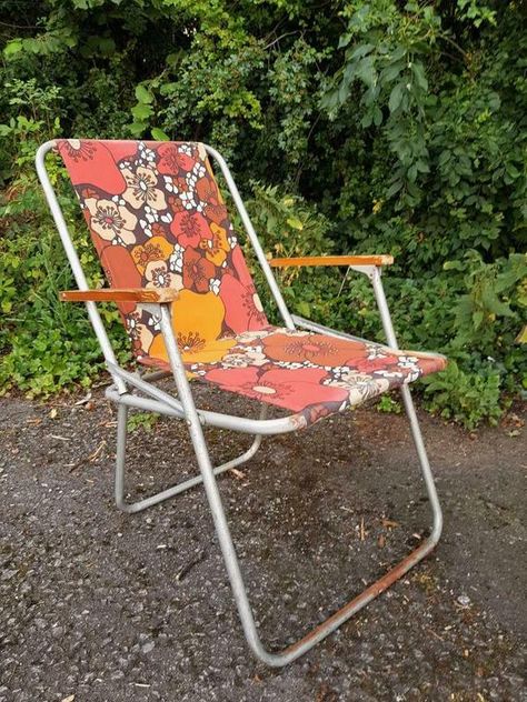 Vintage 60s Floral Folding Chair Beach Camping Garden Festival Retro Picnic Flowers, Folding Garden Chairs, Light Chair, Folding Beach Chair, Folding Camping Chairs, Foldable Chairs, Camping Furniture, Camping Chair, Vintage Camping