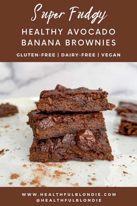 Healthy vegan avocado brownies that are gluten-free, paleo, dairy-free, and refined sugar-free. These rich and fudgy mini brownies are made from simple ingredients like banana, almond flour, avocado, and maple syrup. The best healthy vegan brownies you’ll ever taste! Healthy Vegan Brownies, Blondie Recipes, Banana Brownies, Avocado Dessert, Avocado Brownies, Healthy Avocado, Mini Brownies, Vegan Brownies, Protein Brownies